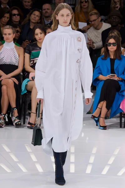 Look 43